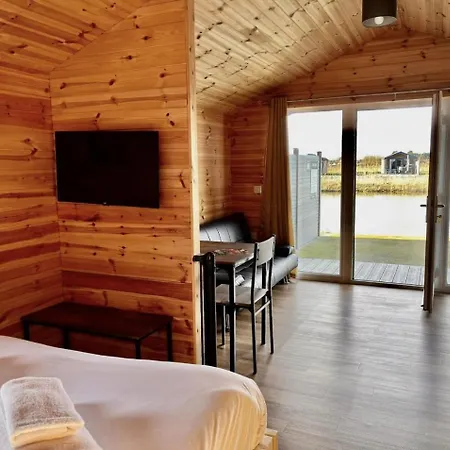 Lakeside Fishing Retreats Boston Room photo