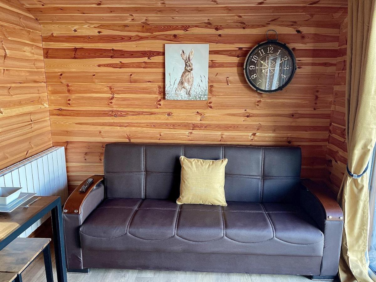 Resort Lakeside Fishing Retreats