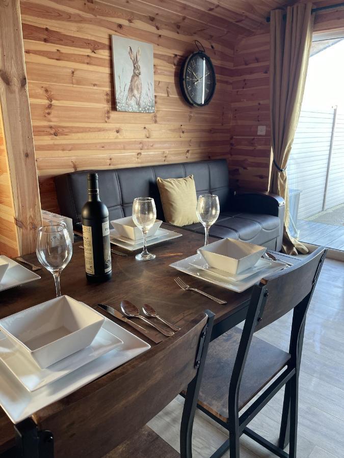 Resort Lakeside Fishing Retreats