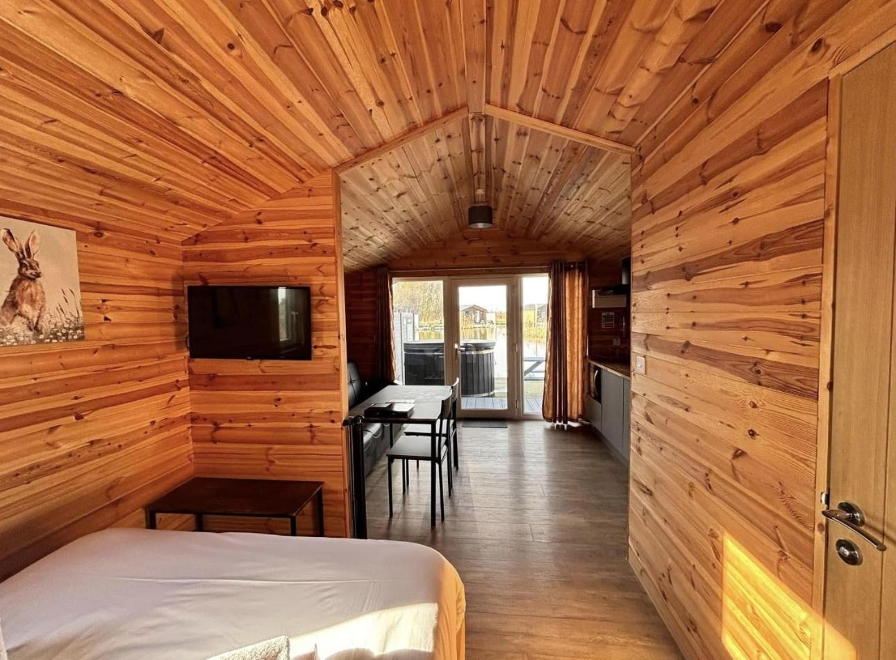 Resort Lakeside Fishing Retreats *