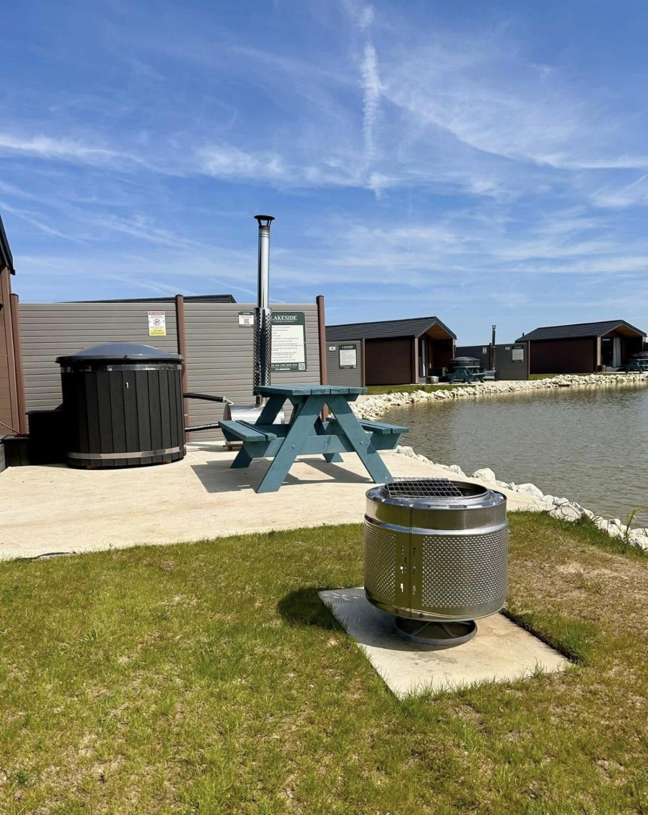 Resort Lakeside Fishing Retreats