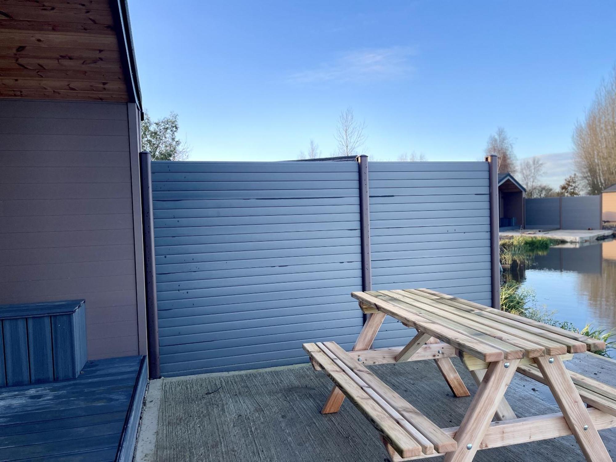 Resort Lakeside Fishing Retreats